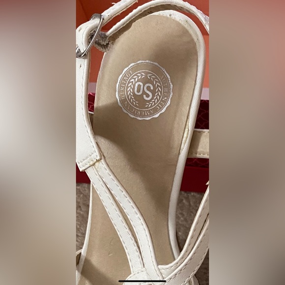 SO Soboche, White Open Toe Strap Shoe, 3”heel, 9M - Picture 3 of 3
